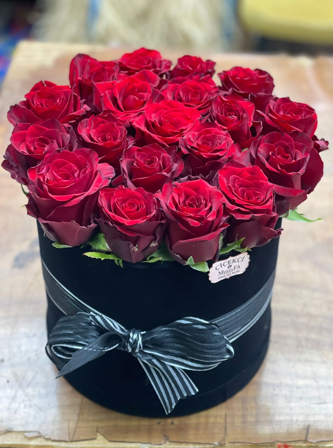 Klasik Kırmızı Gül Kutusu