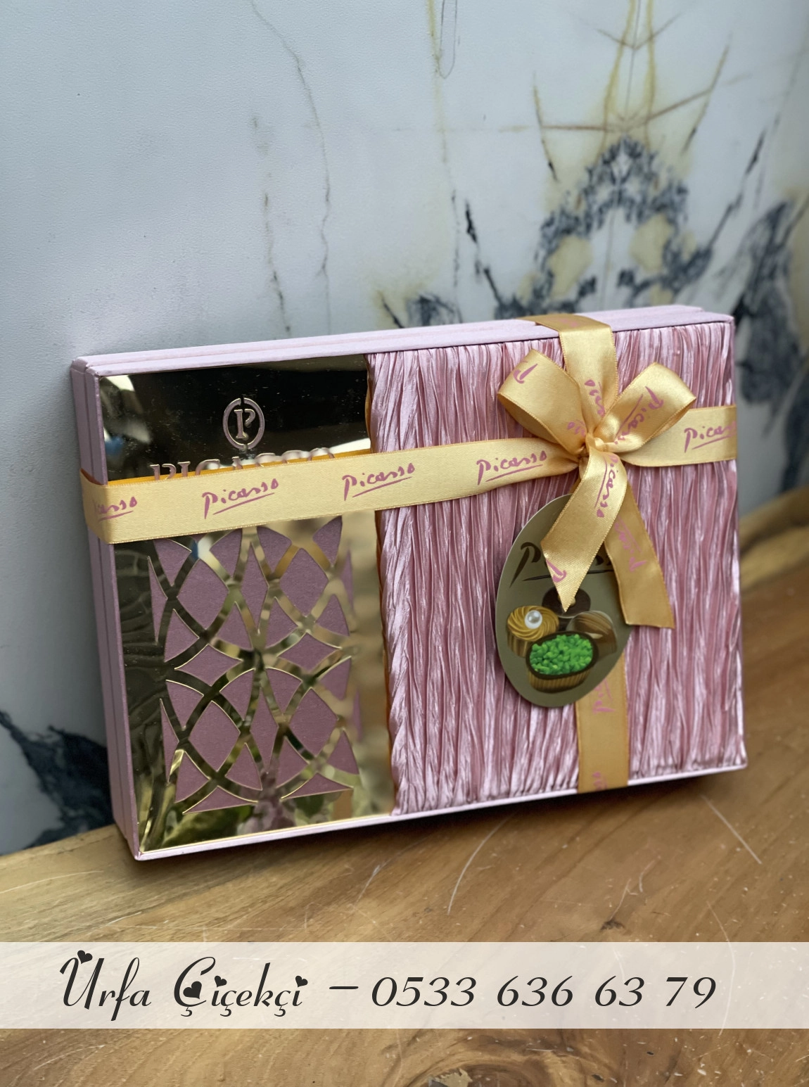 Pembe Kadife Kutu Spesiyal Çikolata