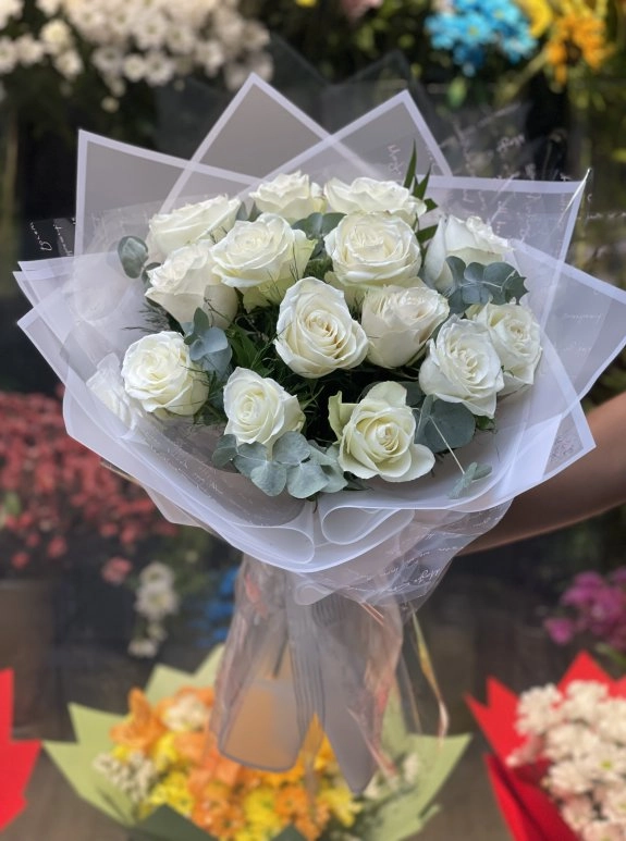 15 Adet Beyaz Gül