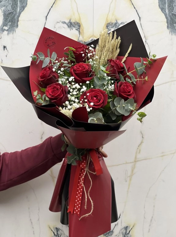 7 Li Spesiyal Kırmızı Gül Buketi