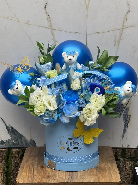 Kutuda Canlı Çiçek Bebek Aranjmanı