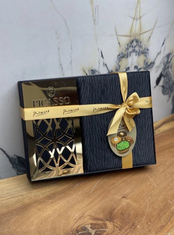 Siyah Kadife Kutu Spesiyal Çikolata